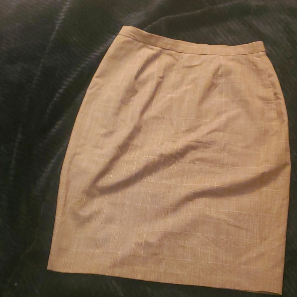 Final sale Tan skirt